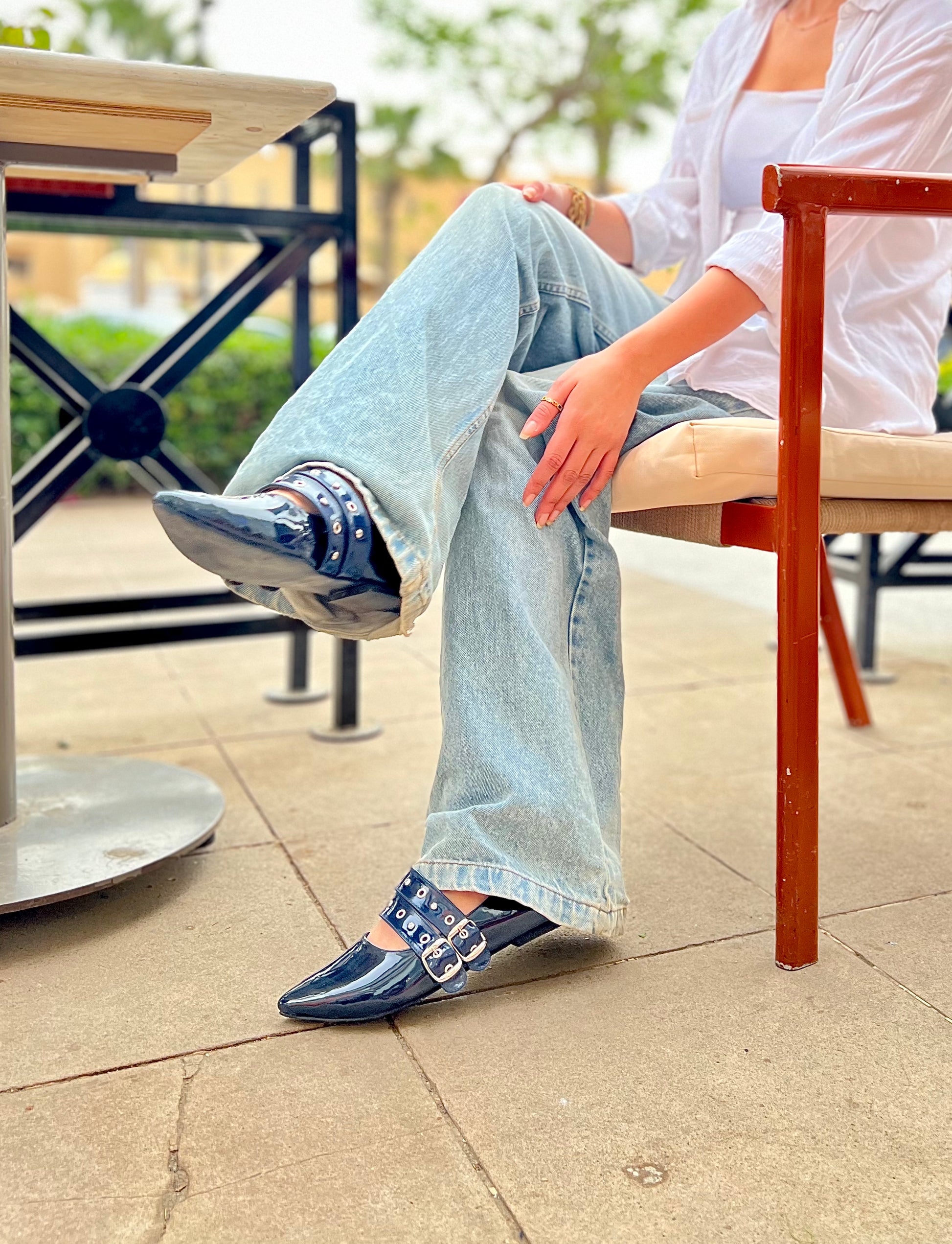 Belle Moves in Navy
