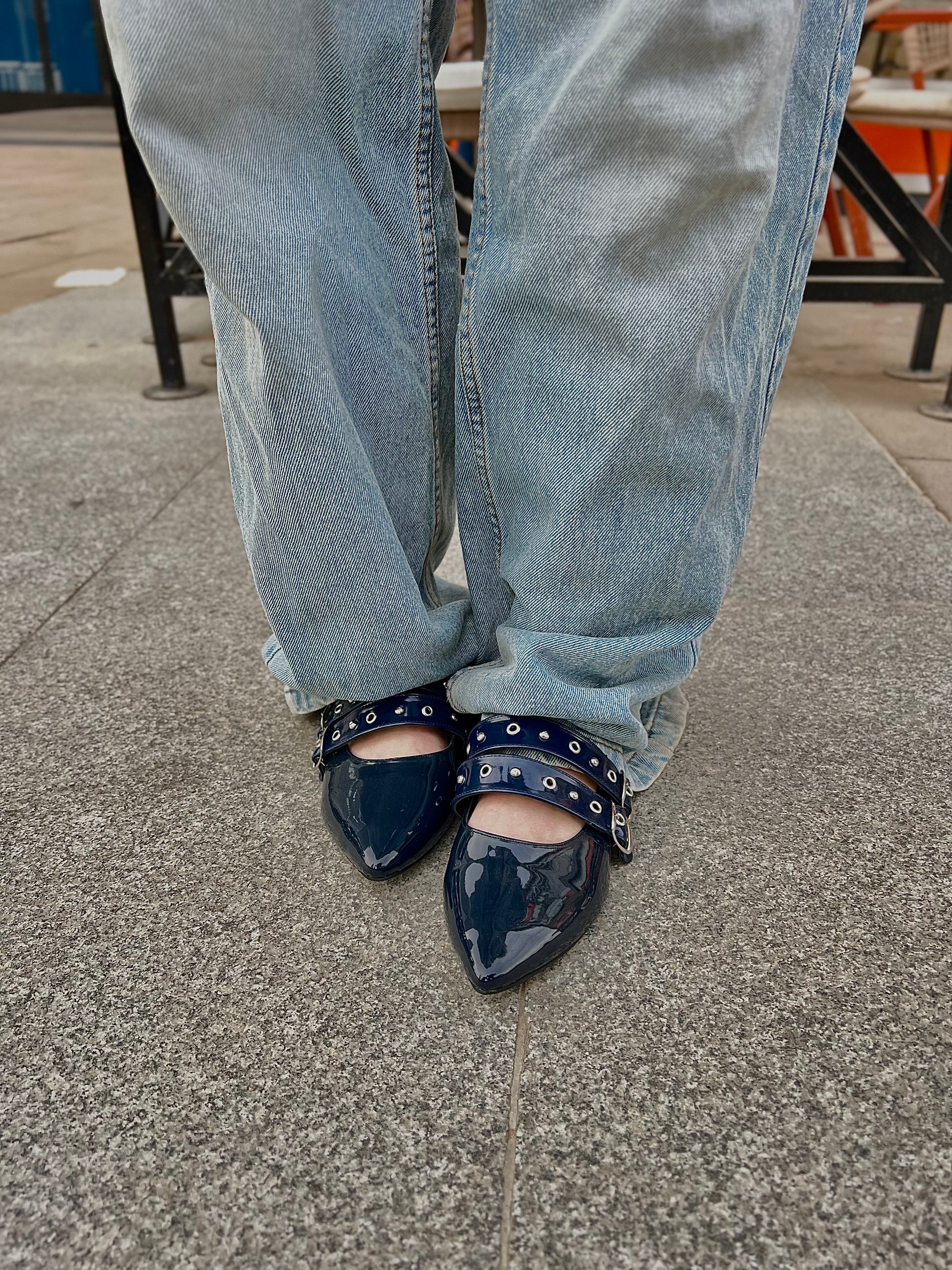 Belle Moves in Navy